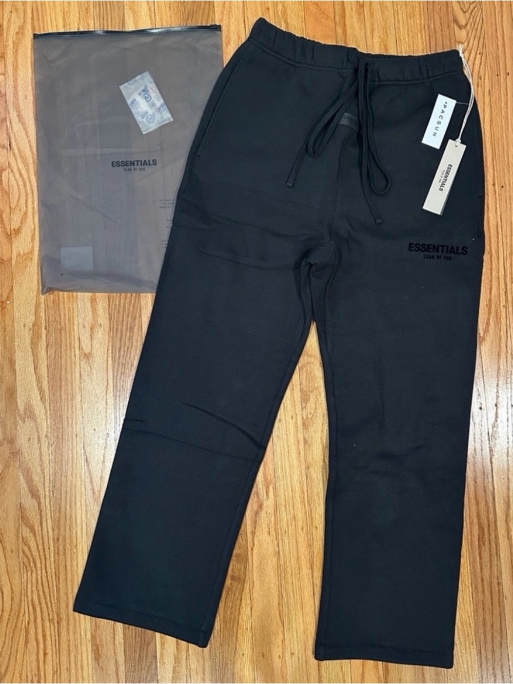 PacSun ESSENTIALS Black Men’s Sweatpants - Pull-On Joggers